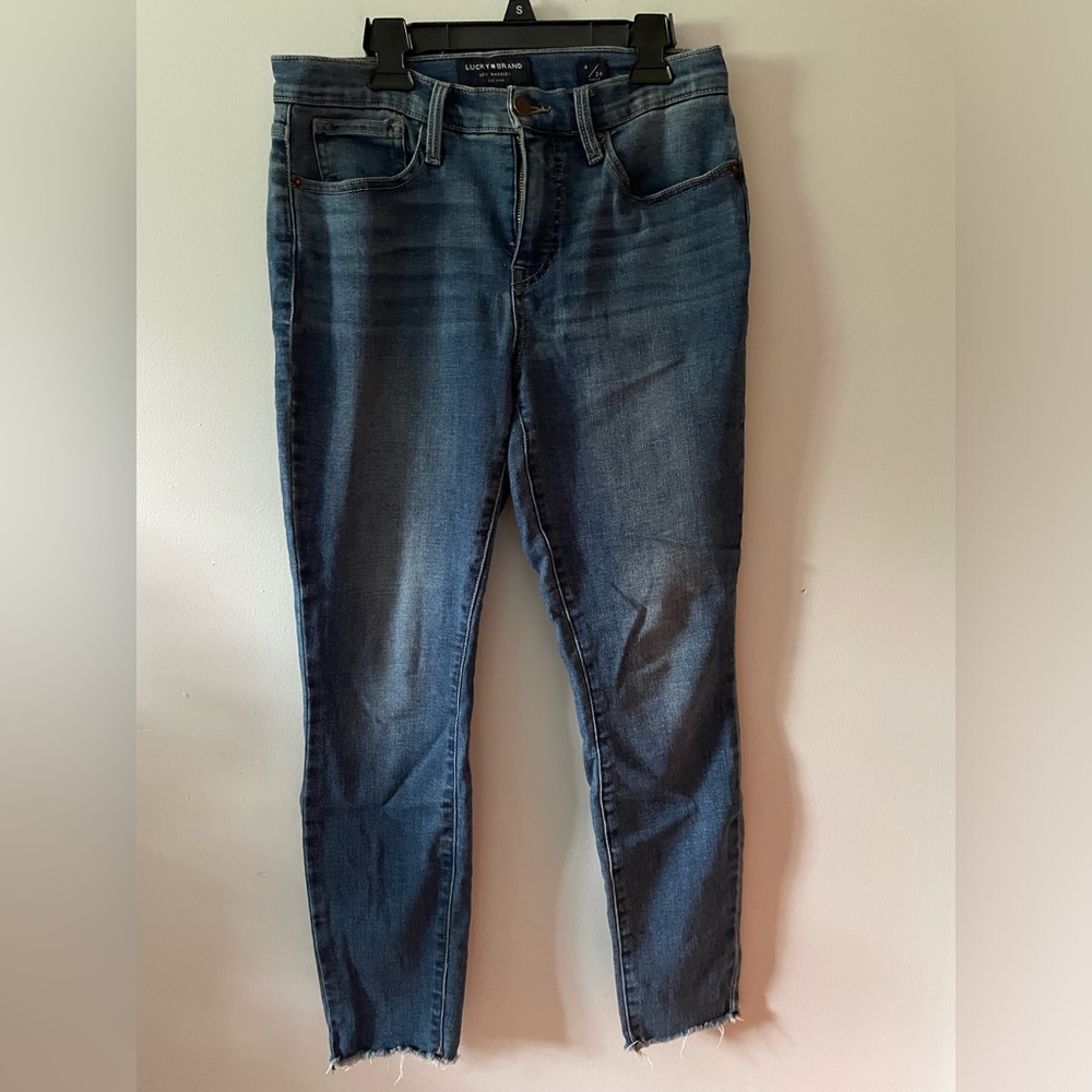 EUC - Lucky skinny jeans